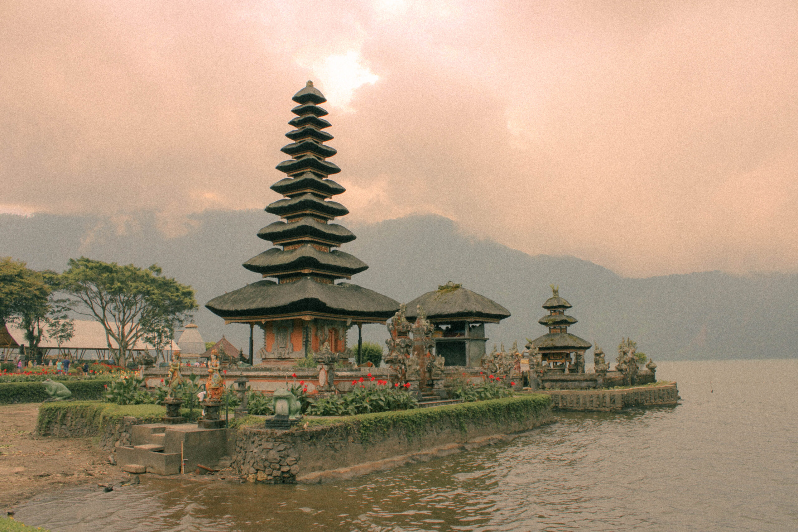 pura ulun danu bratan