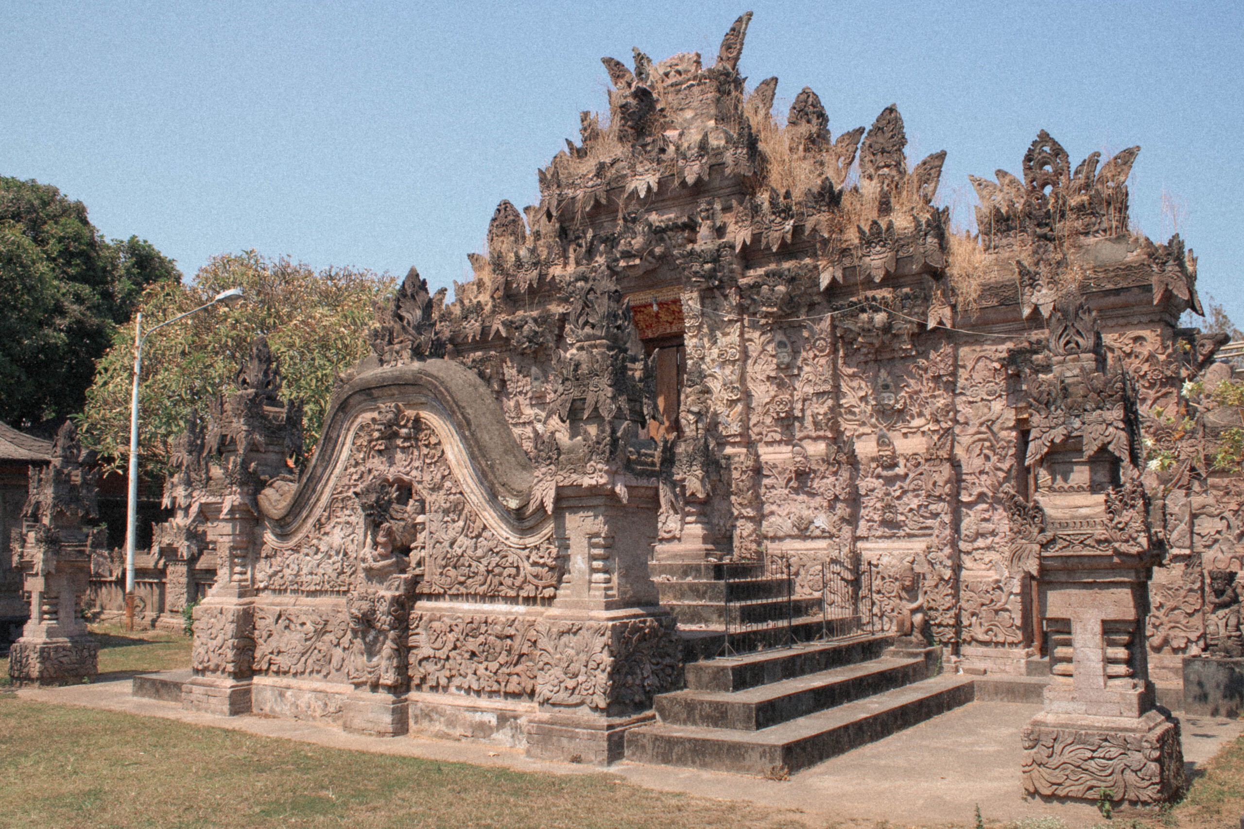 Pura beji sangsit