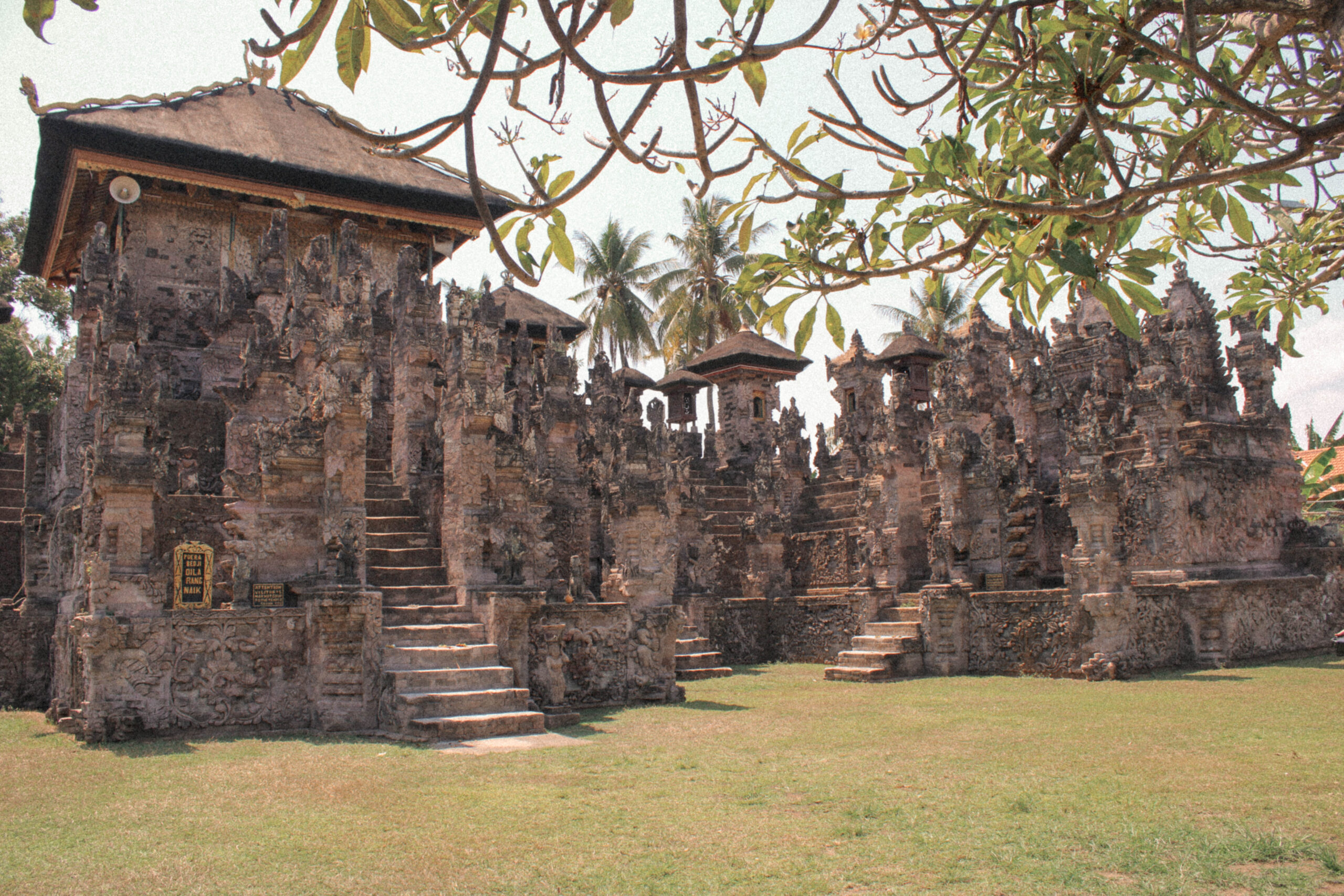 Pura beji sangsit